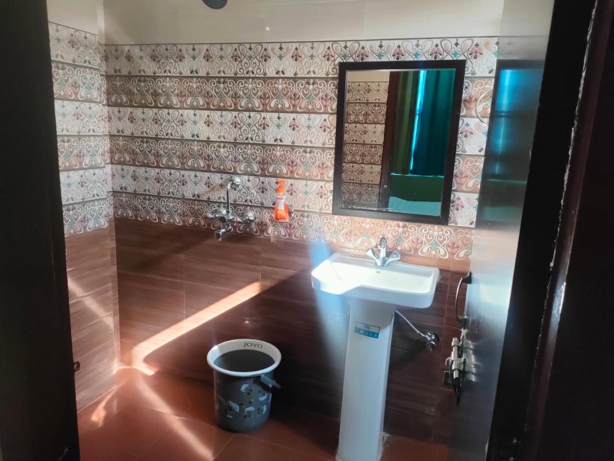 Pithorāgarh Hotel Rishabh And Banquet Hall מראה חיצוני תמונה